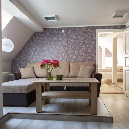 Suviste Guesthouse Kuressaare Extérieur photo