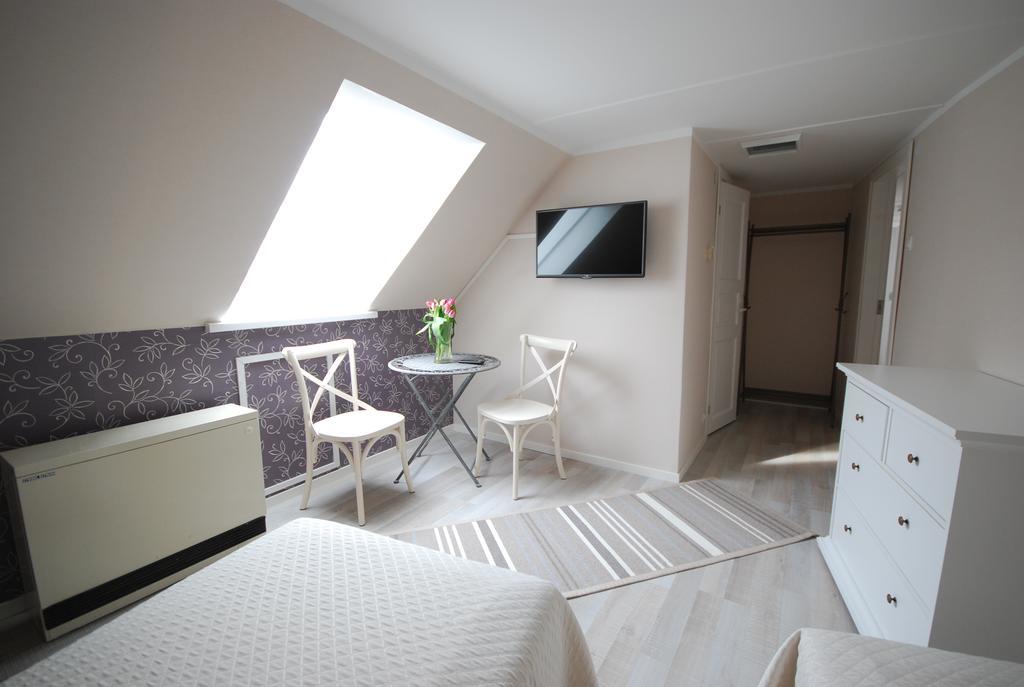 Suviste Guesthouse Kuressaare Chambre photo
