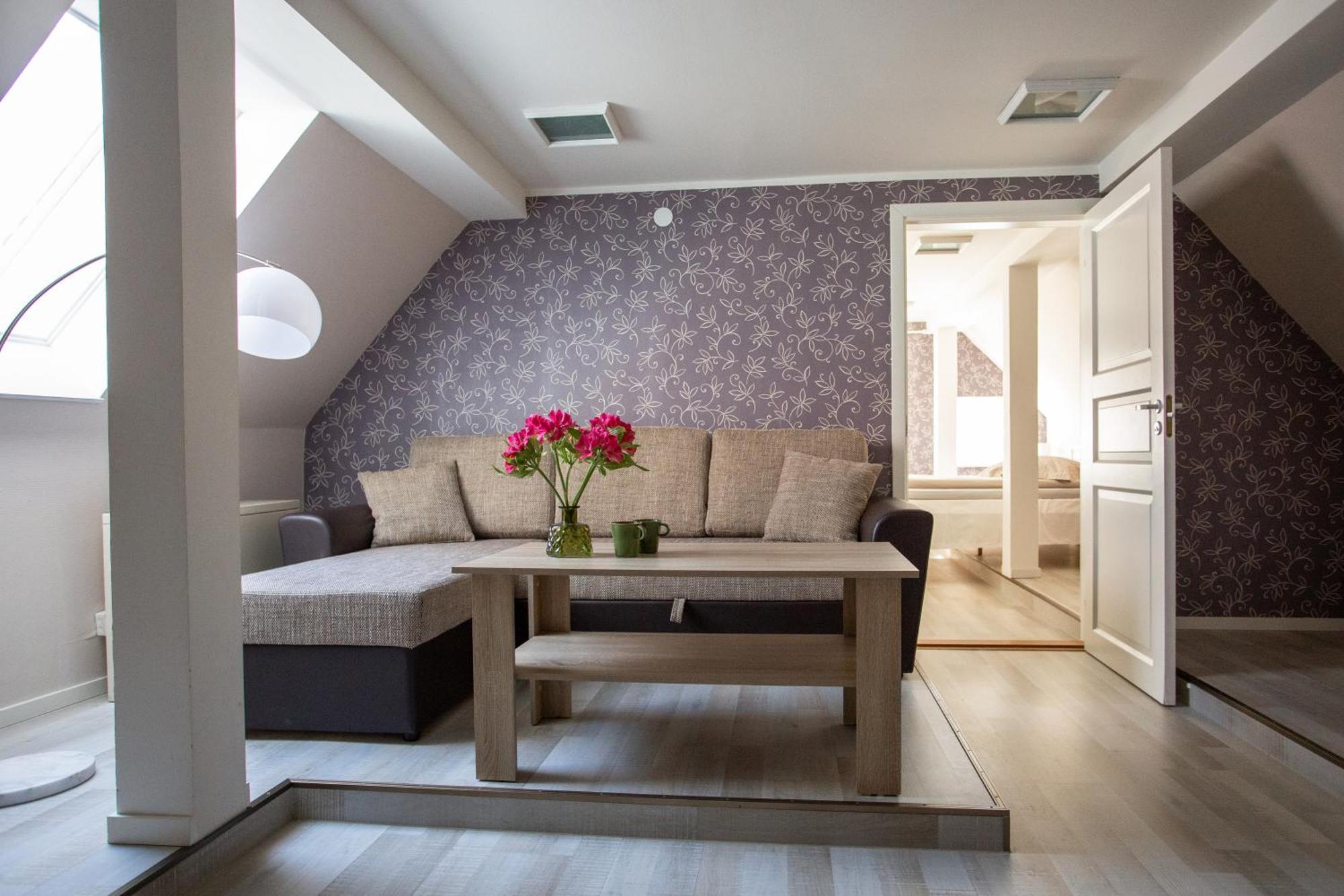 Suviste Guesthouse Kuressaare Extérieur photo