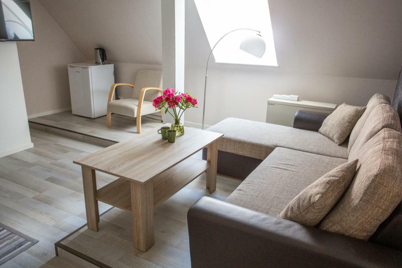 Suviste Guesthouse Kuressaare Extérieur photo